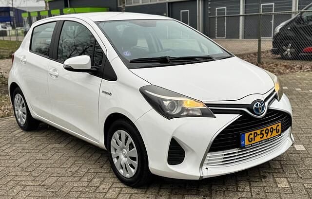 Occasion Toyota Yaris 75 PK (55 kW) 2015 Wit Hatchback