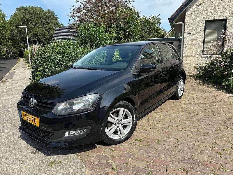 Zwart Gebruikt 2010 VW Polo Hatchback | € 4.600 (Goede deal) - Afbeelding 1/4