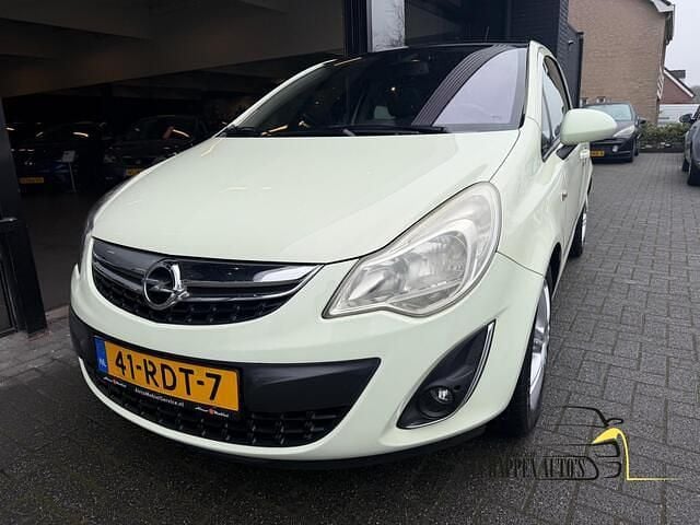 Occasion Opel Corsa Cosmo 101 PK (74 kW) 2011 Groen Hatchback