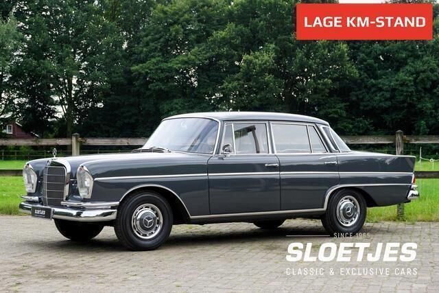 Grijs Gebruikt 1966 Mercedes 230 Classic Sedan | € 49.500 - Afbeelding 1/4
