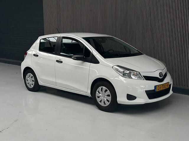 Wit Gebruikt 2012 Toyota Yaris Comfort Hatchback | € 4.995 (Eerlijke prijs) - Afbeelding 1/4