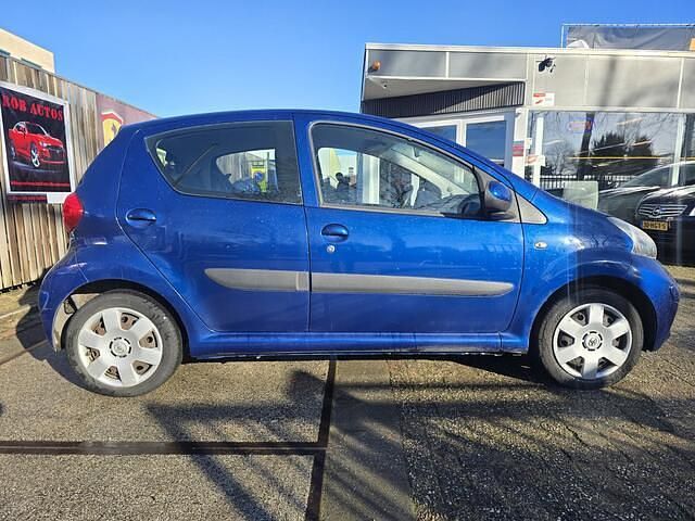 Occasion Toyota Aygo 68 PK (50 kW) 2008 Blauw Hatchback