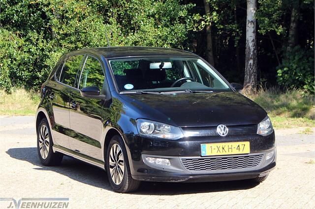 Zwart Gebruikt 2014 VW Polo Hatchback | € 3.999 (Duur) - Afbeelding 1/4