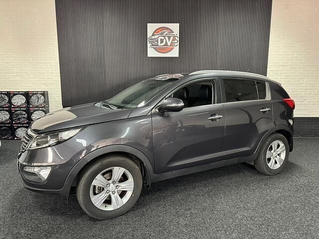 Grijs Gebruikt 2012 Kia Sportage Plus SUV | € 11.445 (Eerlijke prijs) - Afbeelding 1/4
