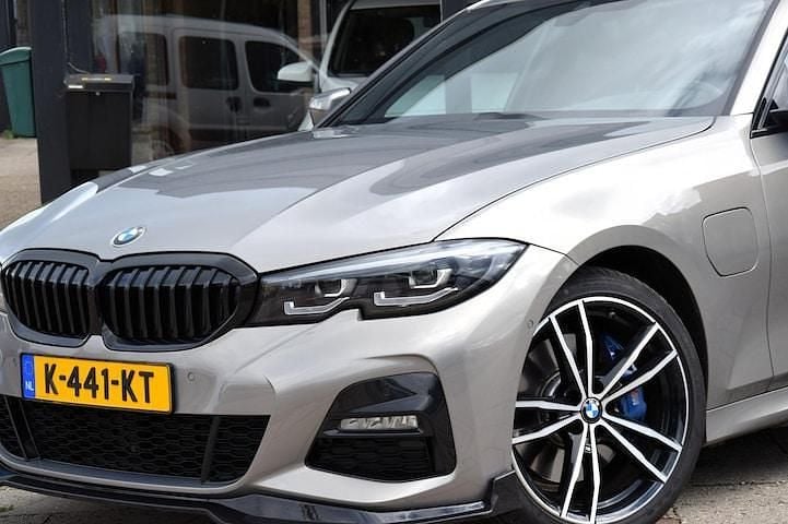 Occasion BMW 330e M Performance 2021 Grijs Sedan