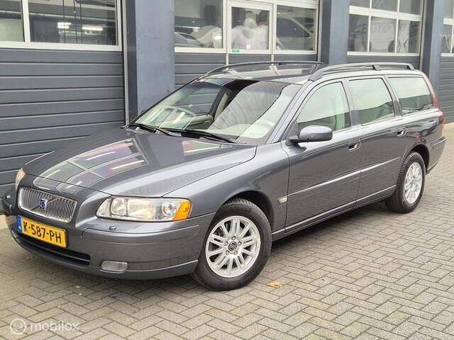 Grijs Gebruikt 2005 Volvo V70 Kinetic Stationwagen | € 9.950 (Eerlijke prijs) - Afbeelding 1/4