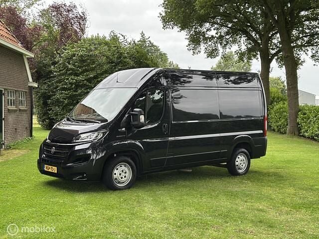 Zwart Gebruikt 2020 Fiat Ducato Van | € 15.950 (Goede deal) - Afbeelding 1/4