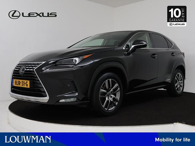 Zwart Gebruikt 2020 Lexus NX300h Luxury Line SUV | € 36.895 (Eerlijke prijs) - Afbeelding 1/3