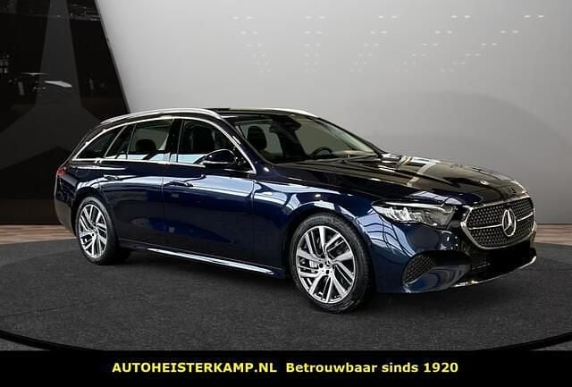 Blauw Gebruikt 2025 Mercedes 300 Avantgarde Stationwagen | € 57.950 (Iets duurder) - Afbeelding 1/4