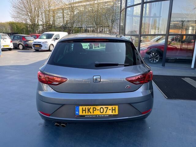Occasion Seat Leon FR 180 PK (132 kW) 2017 Grijs Hatchback