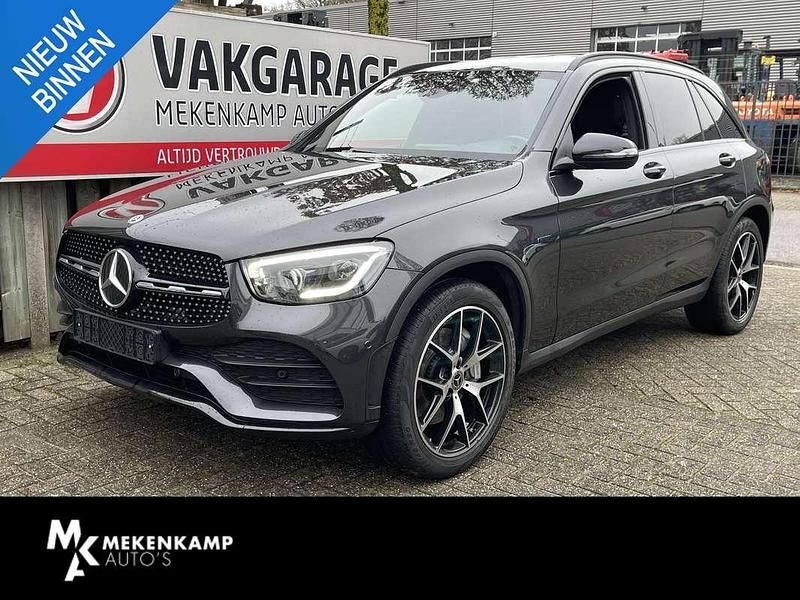 Grijs Gebruikt 2021 Mercedes GLC300e AMG line SUV | € 39.950 (Eerlijke prijs) - Afbeelding 1/4