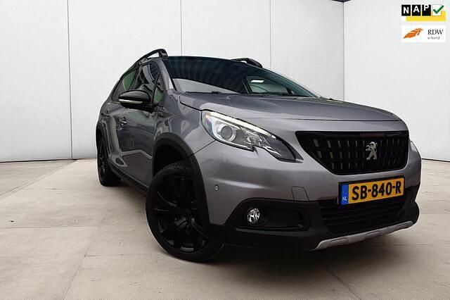 Grijs (metallic) Gebruikt 2018 Peugeot 2008 GT-line SUV | € 11.888 (Iets duurder) - Afbeelding 1/4