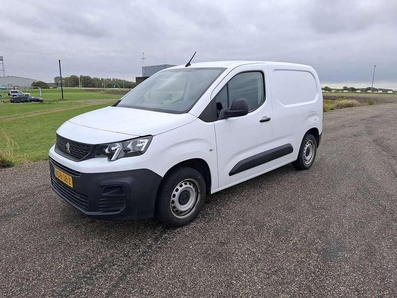 Wit Gebruikt 2019 Peugeot Partner MPV | € 8.199 (Goede deal) - Afbeelding 1/4