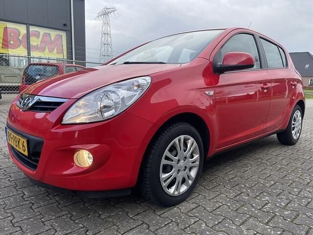Rood Gebruikt 2010 Hyundai i20 Hatchback | € 1.999 (Super prijs) - Afbeelding 1/4