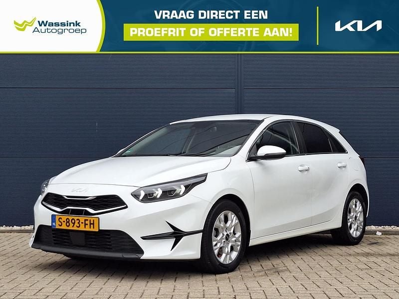 Wit Gebruikt 2023 Kia Ceed Hatchback | € 22.590 - Afbeelding 1/4
