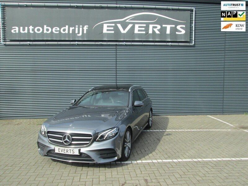 Grijs Gebruikt 2019 Mercedes E200 Business Stationwagen | € 38.950 (Duur) - Afbeelding 1/4