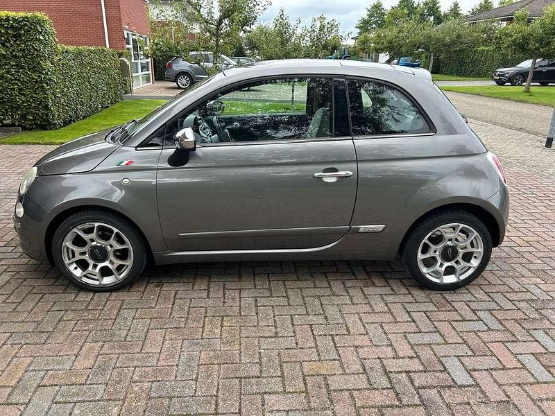 Zilver Gebruikt 2011 Fiat 500 Lounge Hatchback | € 4.000 (Eerlijke prijs) - Afbeelding 1/4
