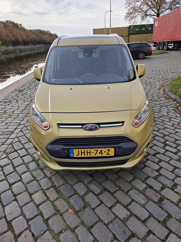 Geel (metallic) Occasion 2015 Ford Tourneo Connect Titanium MPV | € 8.500 (Eerlijke prijs) - Afbeelding 1/4
