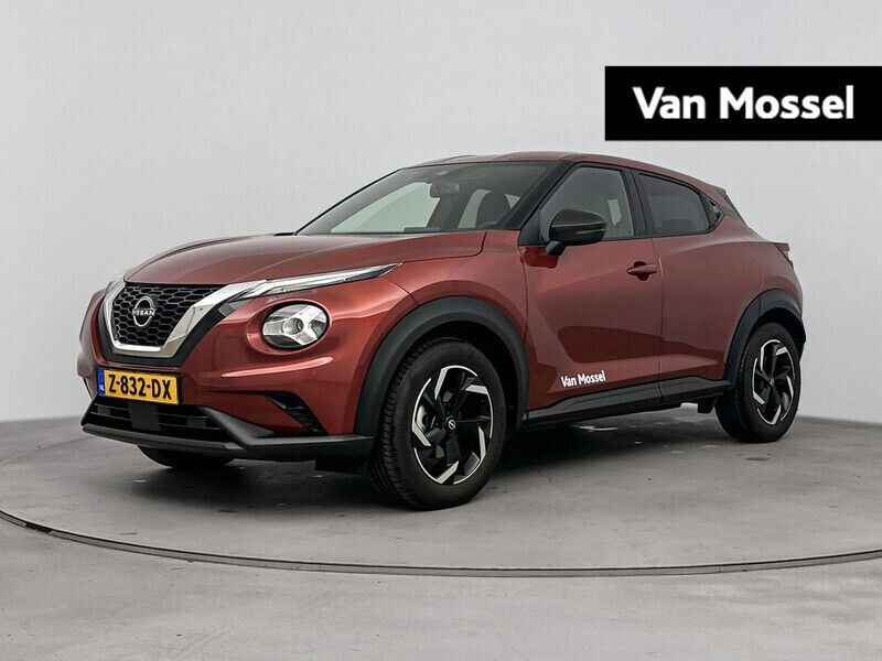 Rood Gebruikt 2024 Nissan Juke N-Connecta SUV | € 24.440 (Eerlijke prijs) - Afbeelding 1/4