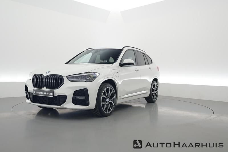 Wit Gebruikt 2022 BMW X1 M Sport SUV | € 28.250 (Super prijs) - Afbeelding 1/3