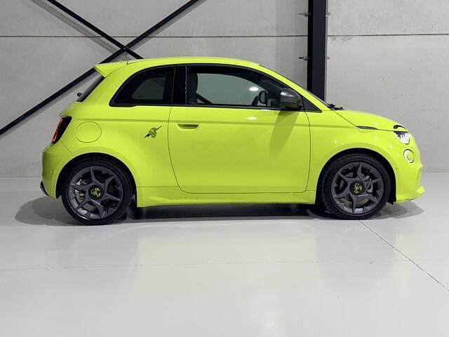 Occasion Abarth 500e 114 kW (155 PK) 2023 Geel Hatchback
