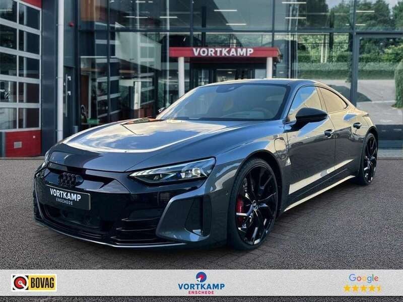 Grijs, metallic lak Gebruikt 2021 Audi e-tron GT quattro Sedan | € 79.500 - Afbeelding 1/4