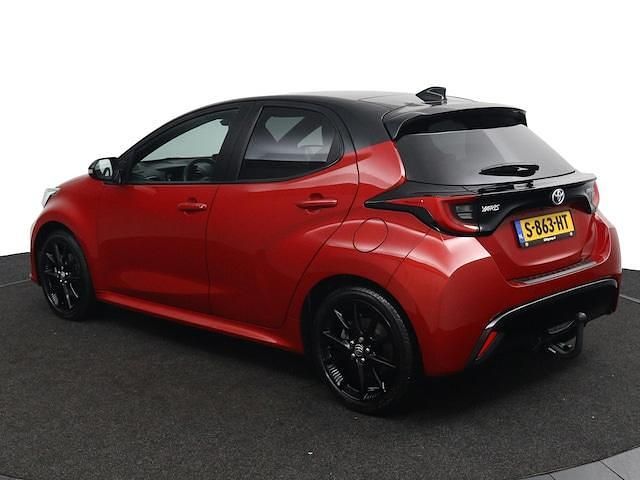 Occasion Toyota Yaris Hybrid Executive 116 PK (85 kW) 2023 Rood Hatchback