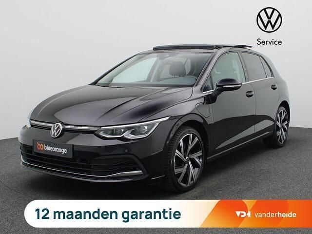 Zwart Gebruikt 2021 VW Golf VIII Style Hatchback | € 27.000 (Eerlijke prijs) - Afbeelding 1/4
