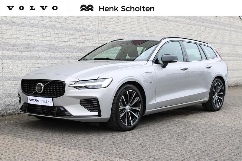 Grijs Gebruikt 2024 Volvo V60 Plus Stationwagen | € 44.750 (Eerlijke prijs) - Afbeelding 1/3