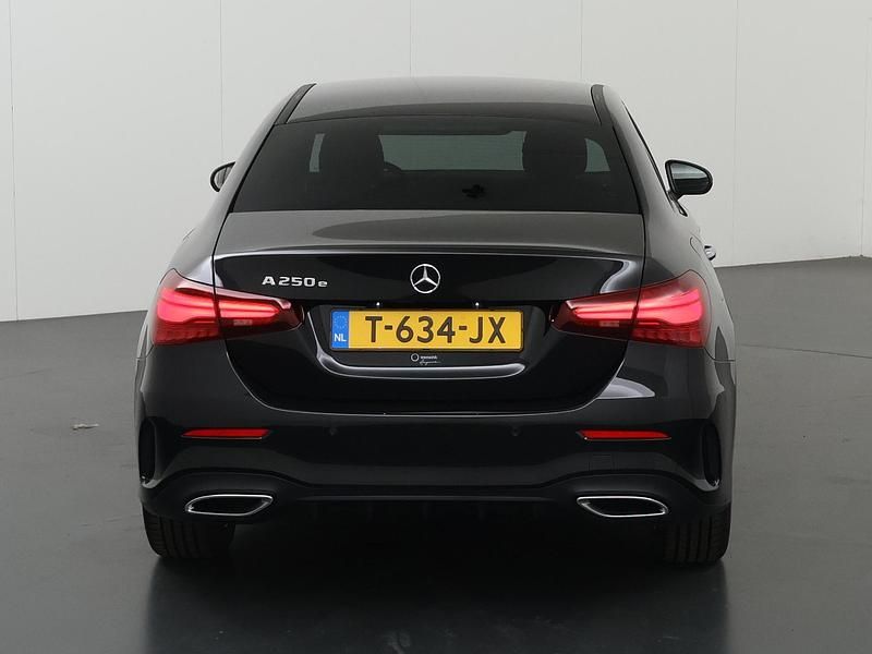 Occasion Mercedes A250 AMG line 218 PK (160 kW) 2023 Zwart Sedan