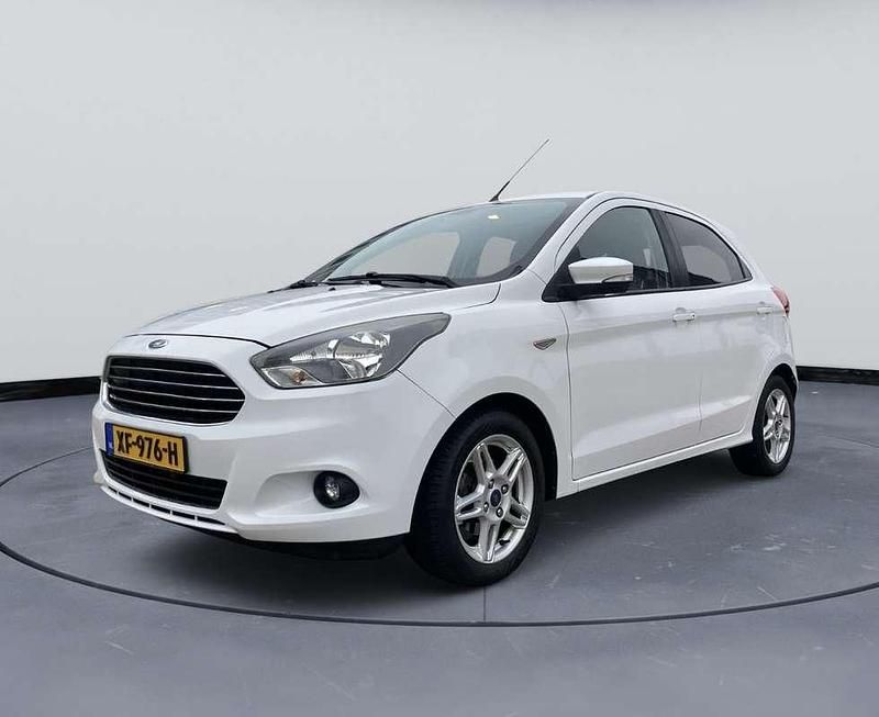 Wit Occasion 2017 Ford Ka Hatchback | € 7.450 (Goede deal) - Afbeelding 1/4
