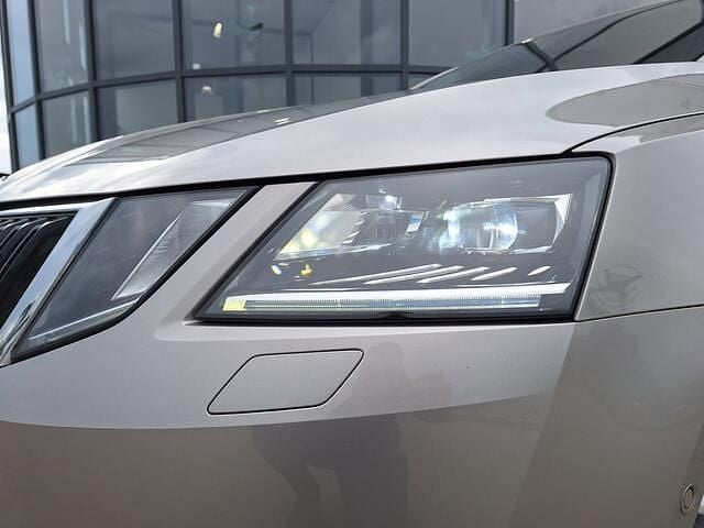 Occasion Skoda Octavia Business Line 116 PK (85 kW) 2017 Geel (metallic) Stationwagen