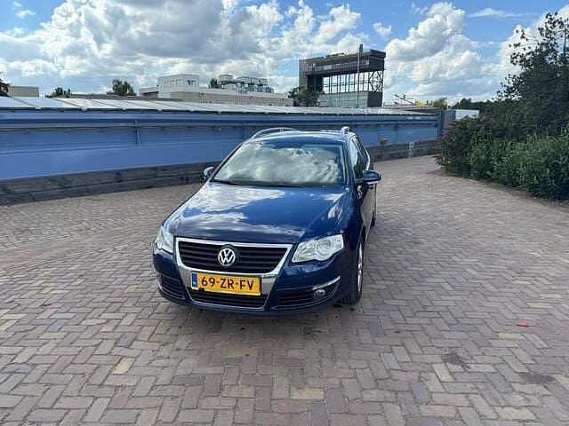 Blauw Gebruikt 2008 VW Passat Comfortline Stationwagen | € 1.950 (Eerlijke prijs) - Afbeelding 1/4