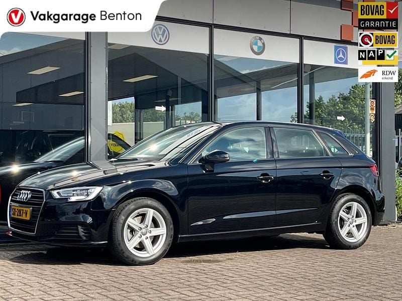 Zwart Gebruikt 2018 Audi A3 Proline Hatchback | € 14.880 (Eerlijke prijs) - Afbeelding 1/4