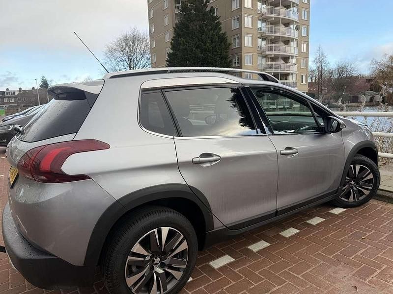 Grijs Occasion 2018 Peugeot 2008 Allure SUV | € 11.500 (Iets duurder) - Afbeelding 1/4