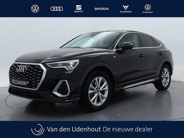 Zwart Gebruikt 2022 Audi Q3 Sportback Advanced SUV | € 39.900 (Eerlijke prijs) - Afbeelding 1/4