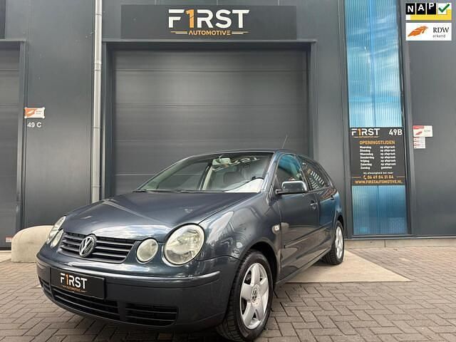 Blauw Gebruikt 2002 VW Polo Highline Hatchback | € 2.650 (Duur) - Afbeelding 1/4