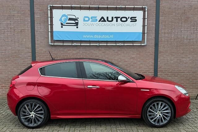 Occasion Alfa Romeo Giulietta Super 170 PK (125 kW) 2014 Rood (metallic) Hatchback