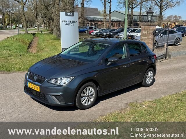 Grijs Gebruikt 2019 Seat Ibiza Business Hatchback | € 13.950 (Eerlijke prijs) - Afbeelding 1/4