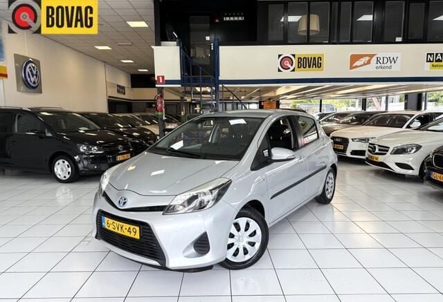 Grijs Gebruikt 2013 Toyota Yaris Hatchback | € 11.450 (Goede deal) - Afbeelding 1/4