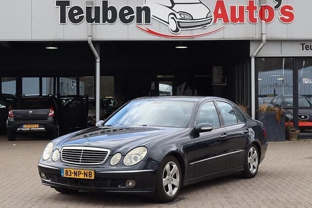 Zwart Gebruikt 2004 Mercedes E200 Avantgarde Sedan | € 2.985 (Super prijs) - Afbeelding 1/4