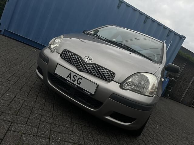 Occasion Toyota Yaris 65 PK (47 kW) 2003 Grijs Hatchback
