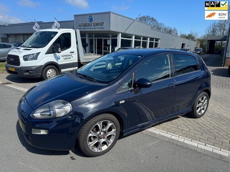 Blauw Gebruikt 2015 Fiat Punto Lounge Hatchback | € 3.799 (Goede deal) - Afbeelding 1/4