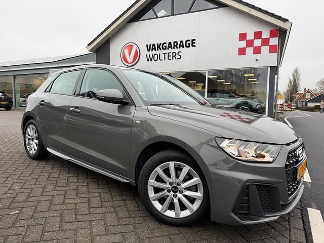 Grijs Occasion 2024 Audi A1 Sportback Advanced Hatchback | € 25.950 (Goede deal) - Afbeelding 1/4