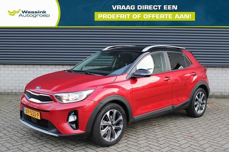 Rood Occasion 2019 Kia Stonic SUV | € 14.590 (Eerlijke prijs) - Afbeelding 1/4
