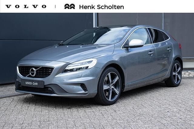 Grijs Gebruikt 2020 Volvo V40 Stationwagen | € 22.950 (Iets duurder) - Afbeelding 1/4