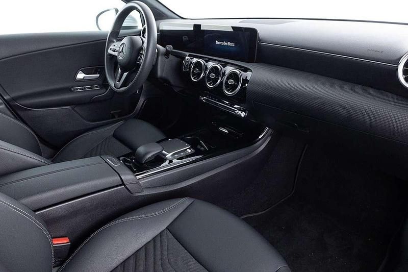 Occasion Mercedes A250 Premium 160 PK (117 kW) 2022 Grijs Hatchback