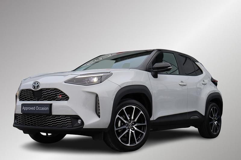 Grijs Occasion 2023 Toyota Yaris Cross Sport SUV | € 30.899 (Eerlijke prijs) - Afbeelding 1/1