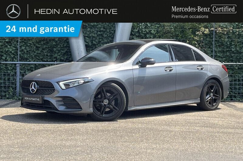 Grijs Gebruikt 2020 Mercedes A180 AMG line Sedan | € 29.900 (Eerlijke prijs) - Afbeelding 1/4