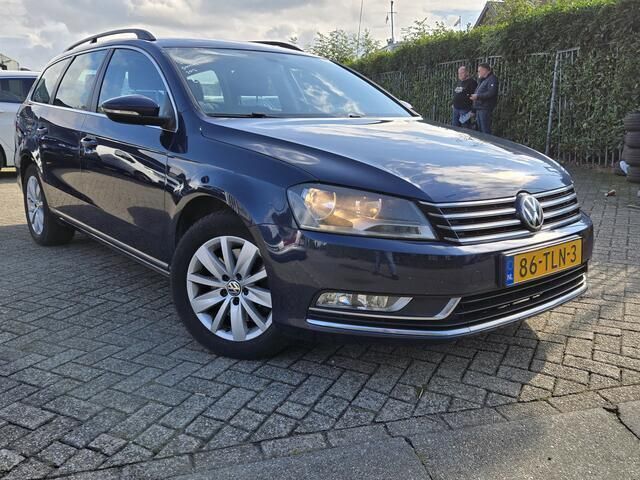Blauw Gebruikt 2012 VW Passat Comfortline Stationwagen | € 5.900 - Afbeelding 1/4
